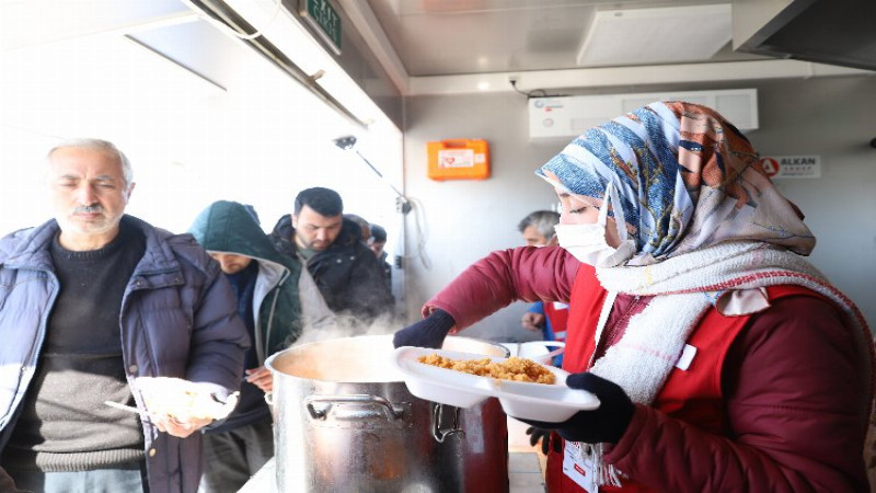 KIZILAY'IN SICAK YEMEĞİ 40 MİLYON TABAĞI GEÇTİ