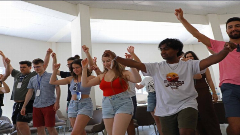 AVRUPALI GENÇLER KÜLTÜRÜMÜZÜ ÖĞRENMEK İÇİN GELDİLER