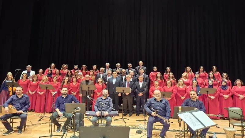Eskişehir Şehir Hastanesi korosundan yaz konseri