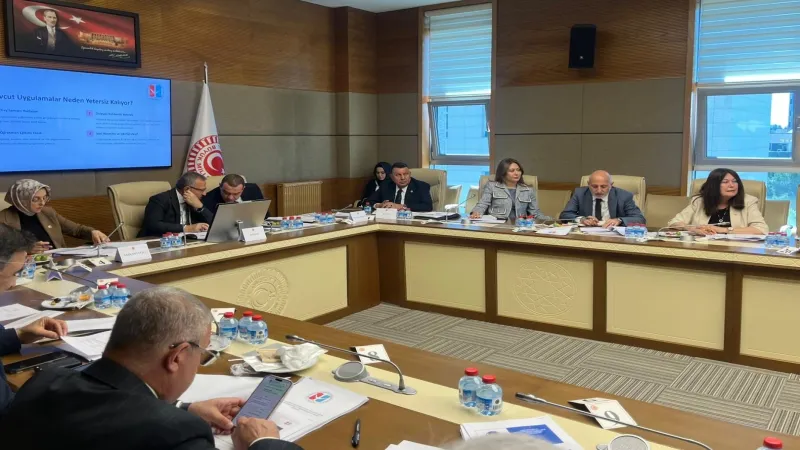 TBMM çocukların dijital risk ve eğitim politikalarını masaya yatırdı!